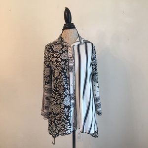 Dor Dor Couture L Black white bell sleeve blouse